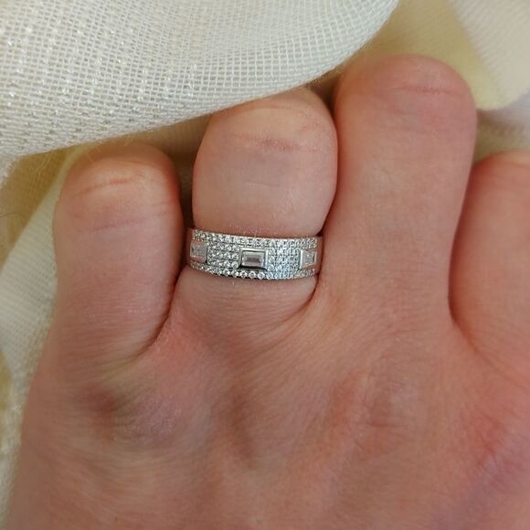 ⭐925 Sterling Silver Luxury Wedding Band - Picture 9 of 11